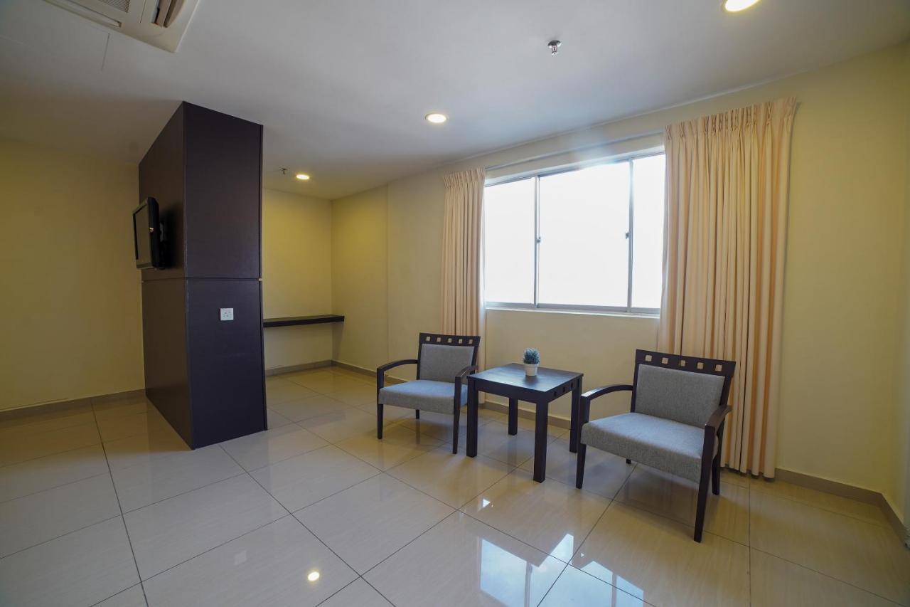 Oyo 89531 Villa Hotel Segamat Kültér fotó