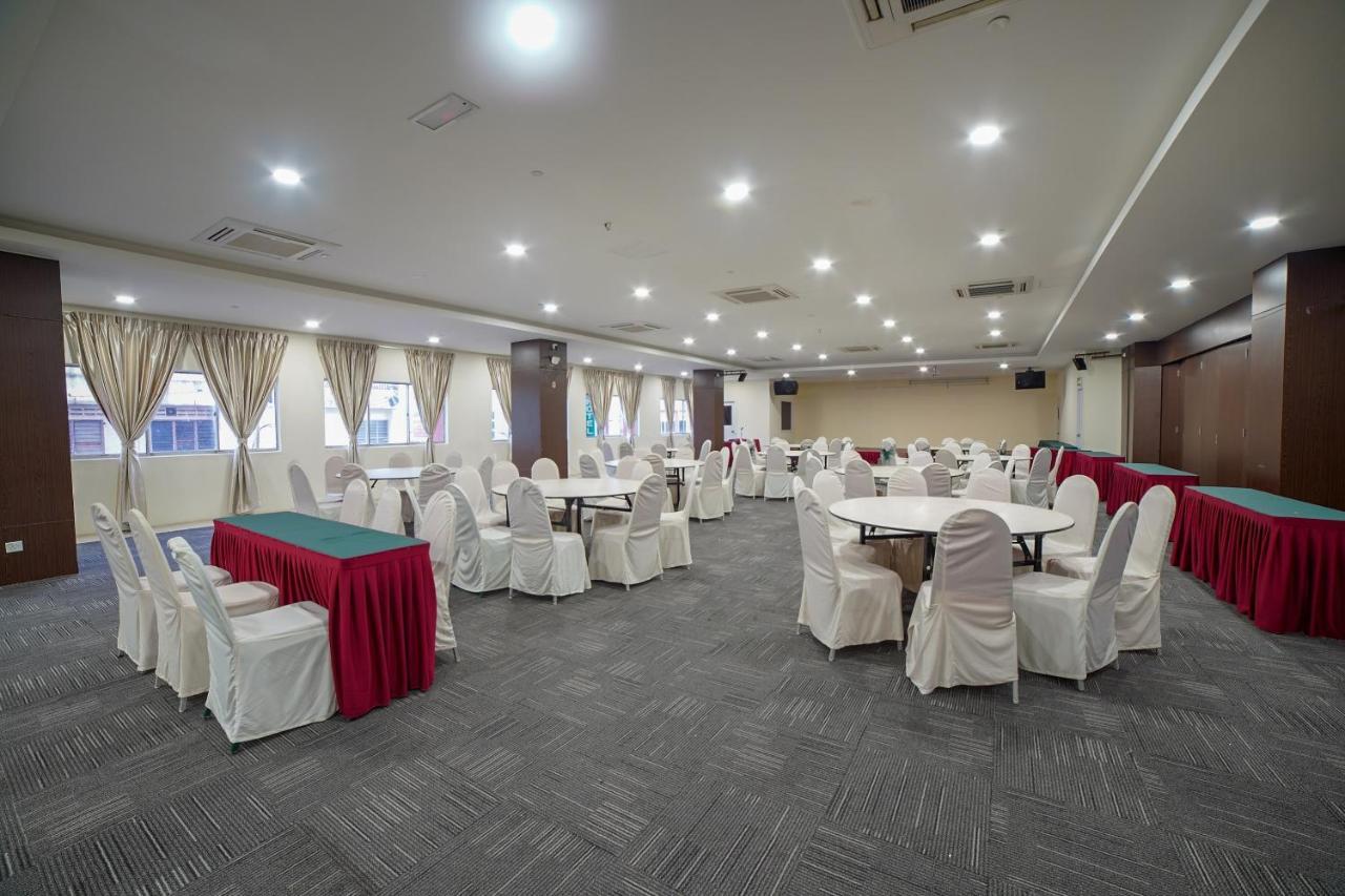 Oyo 89531 Villa Hotel Segamat Kültér fotó